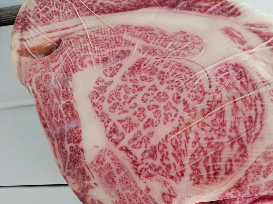 真空包装の和牛ブロック